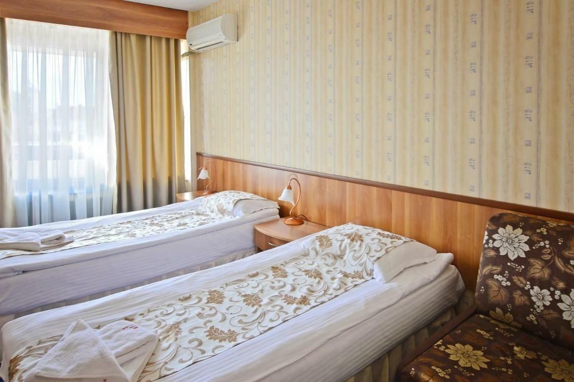 Хотел Казанлък Luaran gambar